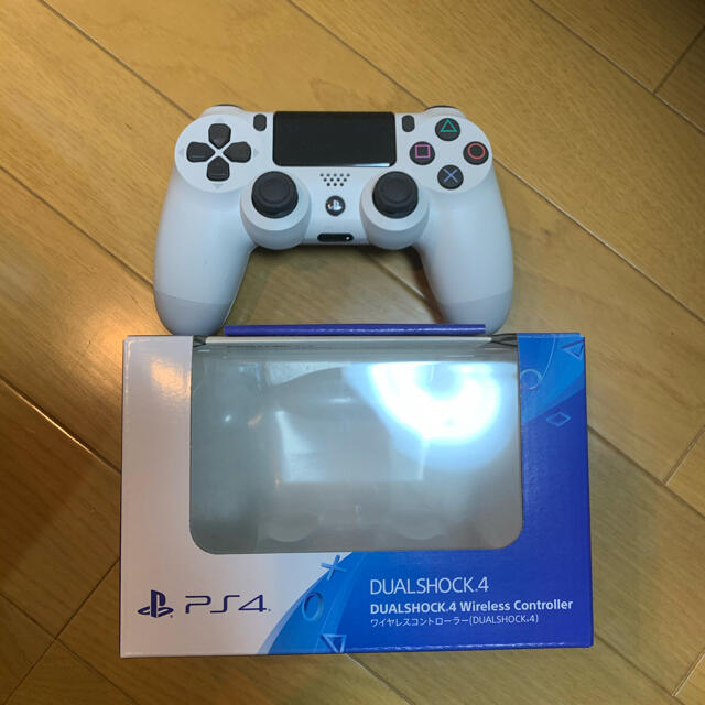 PlayStation4(プレイステーション4)のPS4 純正コントローラー エンタメ/ホビーのゲームソフト/ゲーム機本体(その他)の商品写真