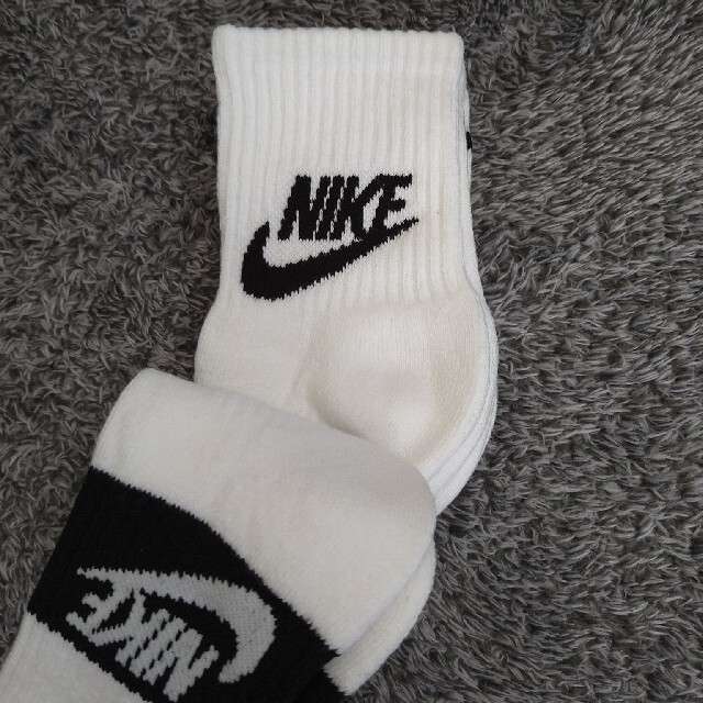 NIKE(ナイキ)の【新品】NIKE/子ども用靴下/3足セット×2 キッズ/ベビー/マタニティのこども用ファッション小物(靴下/タイツ)の商品写真