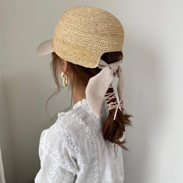 marimekko(マリメッコ)の◎ 新品》Laule'a バックリボン ペーパーキャップ ライトベージュ レディースの帽子(麦わら帽子/ストローハット)の商品写真