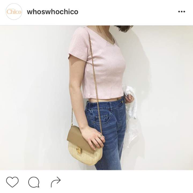 who's who Chico(フーズフーチコ)のチコ Vネックトップス レディースのトップス(Tシャツ(半袖/袖なし))の商品写真