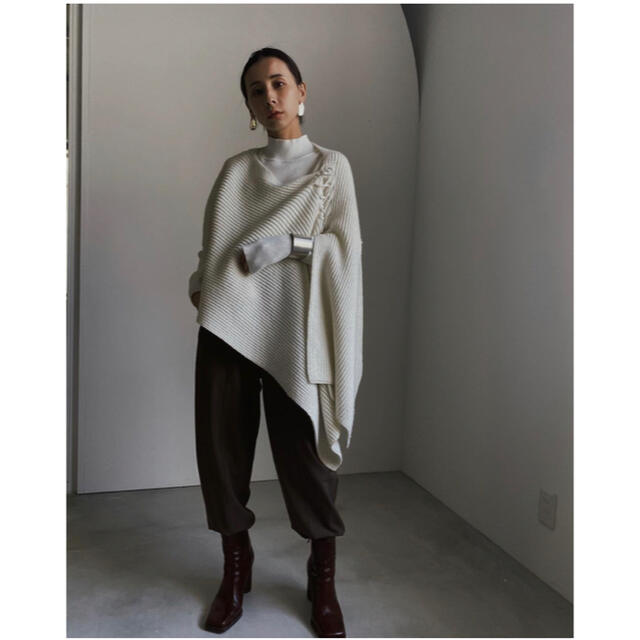 Ameri VINTAGE(アメリヴィンテージ)のAmeri VINTAGE 4WAY MUFFLER LAYERED KNIT  レディースのトップス(ニット/セーター)の商品写真