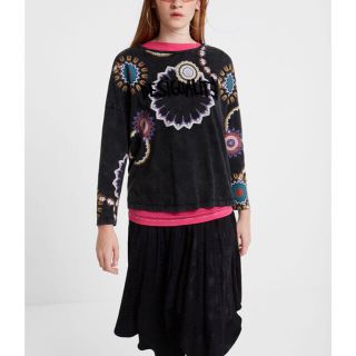 デシグアル(DESIGUAL)の新品✨タグ付き♪ 定価10890円　デシグアル　華やかな長袖カットソー  大特価(カットソー(長袖/七分))