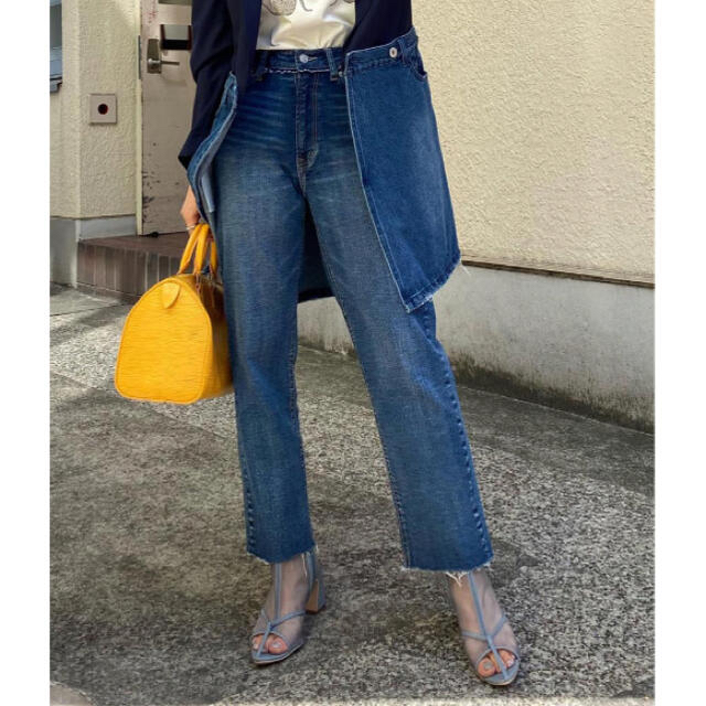 Ameri VINTAGE(アメリヴィンテージ)の専用出品！Ameri   SLIM TAPERED DENIM  25inch レディースのパンツ(デニム/ジーンズ)の商品写真