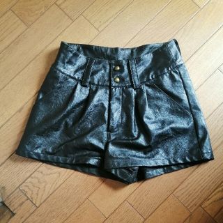 ★レザーショートパンツ　黒　ボトム(ショートパンツ)