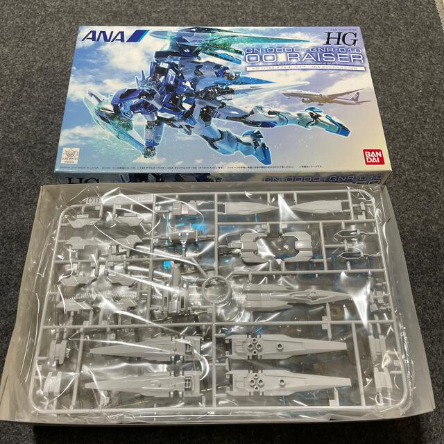 BANDAI(バンダイ)のHG1/144機動戦士ガンダム00ダブルオーライザーANAオリジナルカラーVer エンタメ/ホビーのおもちゃ/ぬいぐるみ(プラモデル)の商品写真