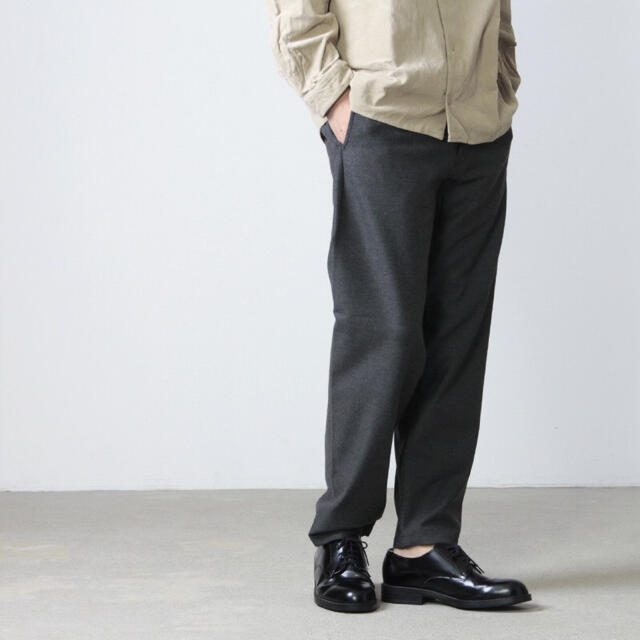 COMOLI(コモリ)のYAECA (ヤエカ) COMTEMPO 2WAY STANDARD PANTS メンズのパンツ(スラックス)の商品写真