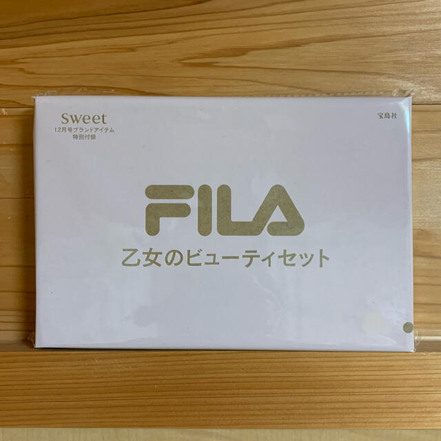 FILA(フィラ)のsweet 12月号 付録  レディースのファッション小物(ポーチ)の商品写真