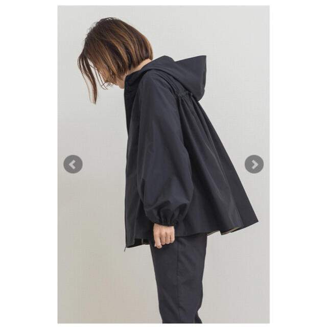 新品 未使用】Yori バックギャザー撥水パーカー 新品 未使用】Yori バックギャザー撥水パーカー