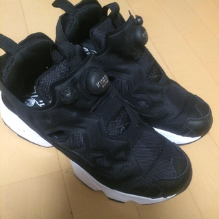 リーボック(Reebok)のポンプヒューリー 黒色ブラック(スニーカー)