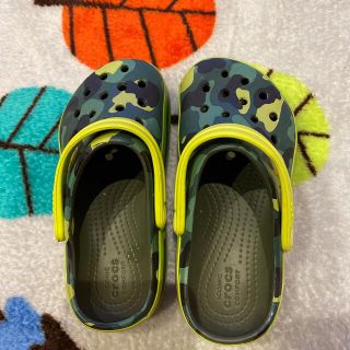 クロックス(crocs)のクロックス　サンダル　13〜14センチ(サンダル)