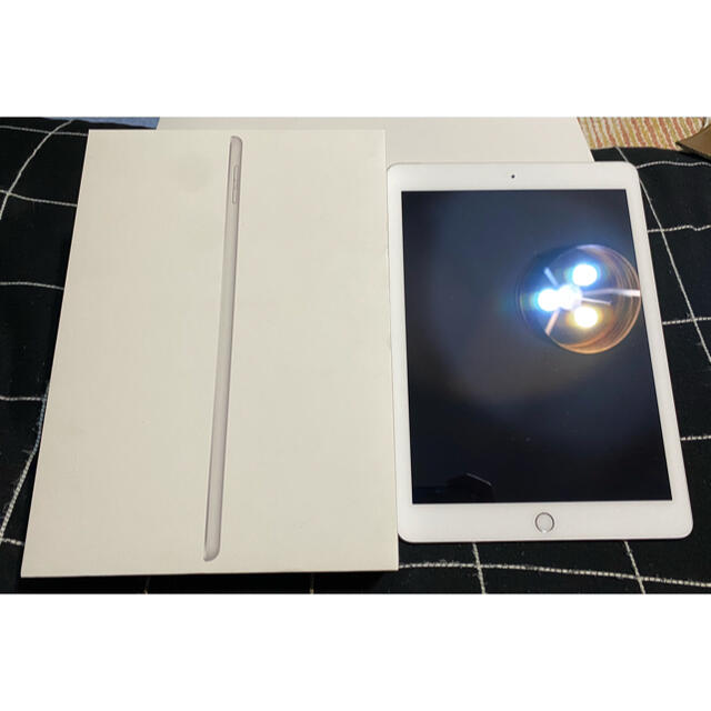 iPad 第5世代 32GB Wi-Fi + Cellular