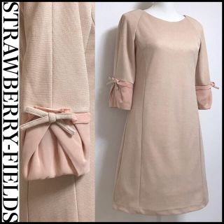 ストロベリーフィールズ(STRAWBERRY-FIELDS)の〖未使用に近い〗上品な 袖リボン×シフォン ワンピース(ひざ丈ワンピース)