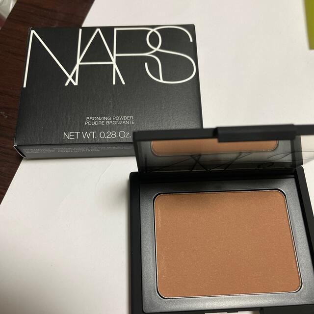 NARS(ナーズ)の週末限定お値下げ！新品　NARS ブロンズパウダー　5101N コスメ/美容のベースメイク/化粧品(フェイスカラー)の商品写真