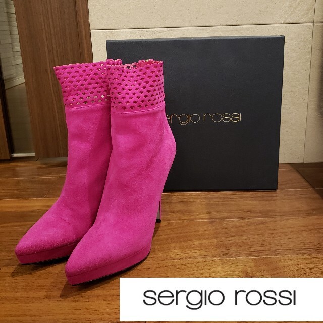 Sergio Rossi(セルジオロッシ)の【美品】Sergio rossi ショートブーツ　36 レディースの靴/シューズ(ブーツ)の商品写真