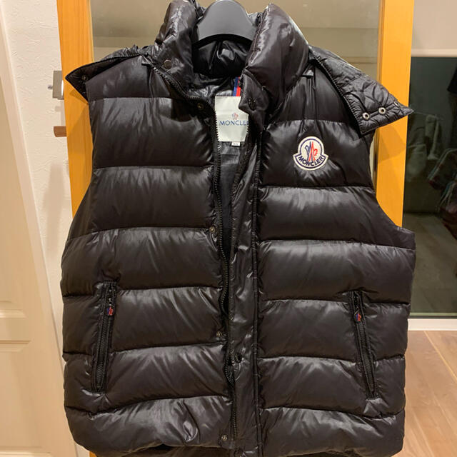 MONCLER(モンクレール)のJ･S様専用 メンズのトップス(ベスト)の商品写真