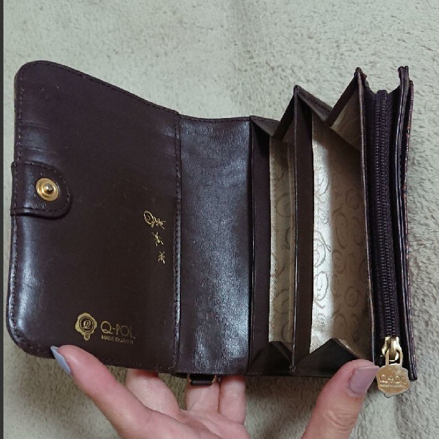 Q-pot.(キューポット)のQ-pot. ビターチョコレート ショートウォレット 二つ折り財布 レディースのファッション小物(財布)の商品写真