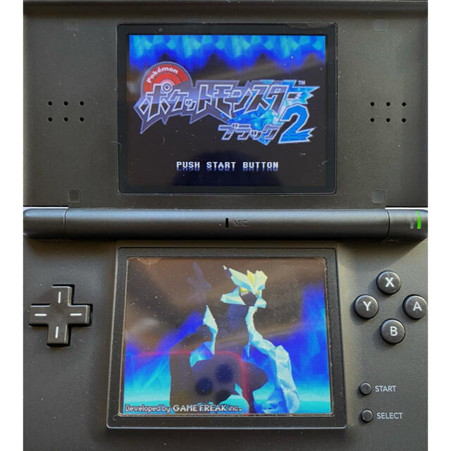 ニンテンドーDS(ニンテンドーDS)のポケットモンスターブラック2 / ブラック DS エンタメ/ホビーのゲームソフト/ゲーム機本体(携帯用ゲームソフト)の商品写真