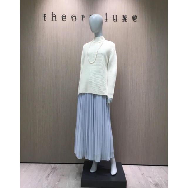 Theory luxe(セオリーリュクス)のTheory luxe 20ss プリーツロングスカート レディースのスカート(ロングスカート)の商品写真