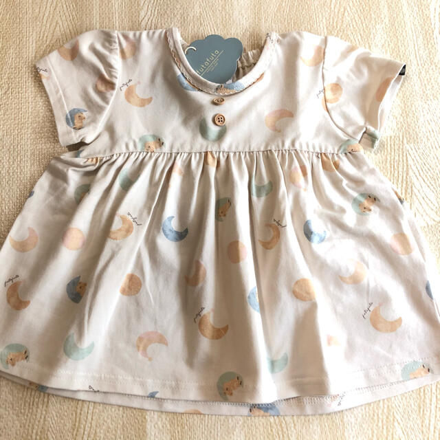 futafuta(フタフタ)の新品　フタフタ　くま　月　チュニック キッズ/ベビー/マタニティのベビー服(~85cm)(シャツ/カットソー)の商品写真