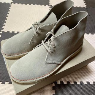 クラークス(Clarks)のCLARKS デザートブーツ（新品）(ブーツ)