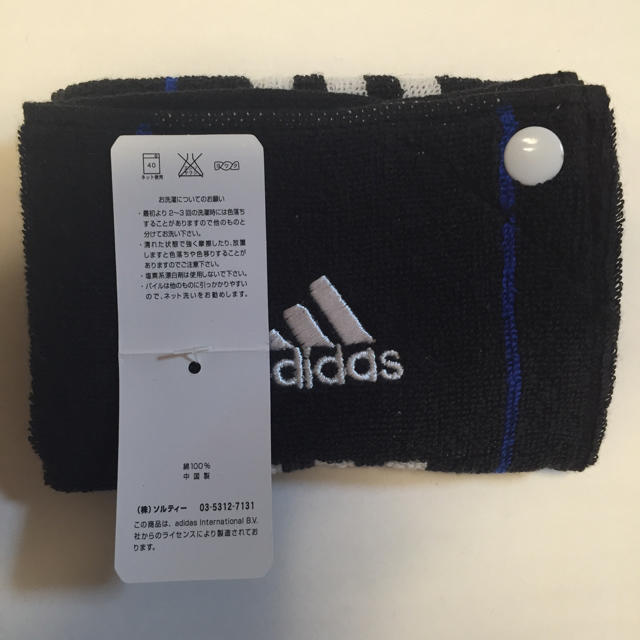 adidas(アディダス)のタオル兼ポーチ(ロング・ポシェチーフ) メンズのファッション小物(その他)の商品写真