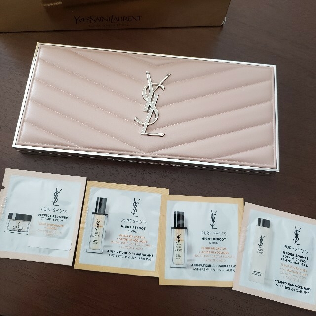 Yves Saint Laurent Beaute(イヴサンローランボーテ)の【未使用に近い】イヴサンローラン　パレット ポップイン フレッシュ　おまけ付き コスメ/美容のキット/セット(コフレ/メイクアップセット)の商品写真