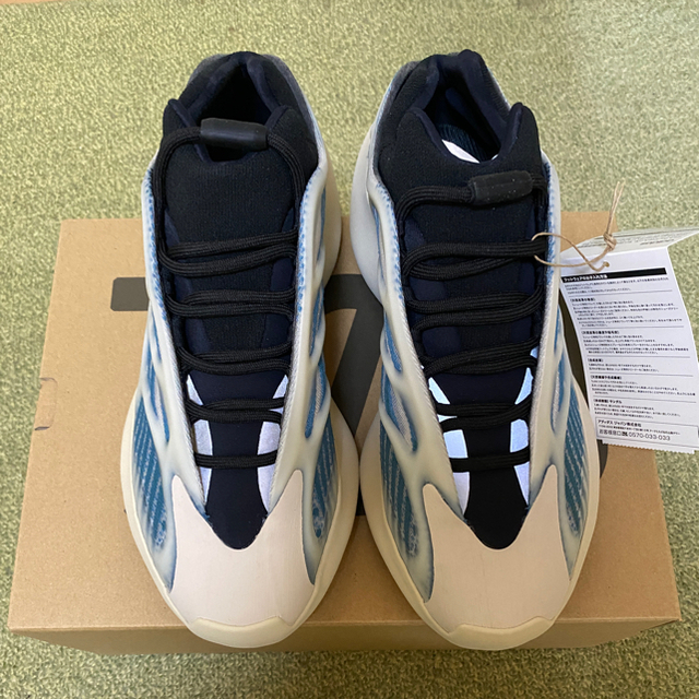 adidas(アディダス)のYeezy 700 V3 KYANITE  メンズの靴/シューズ(スニーカー)の商品写真