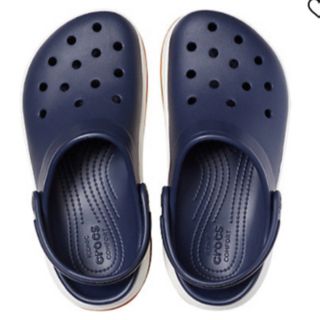 クロックス(crocs)のクロックスサンダル　タグ付き新品　送料込み(サンダル)