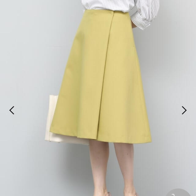 ROPE’(ロペ)のロペ　フロントタックフレアスカート レディースのスカート(ひざ丈スカート)の商品写真