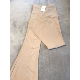 ベルシュカ(Bershka)のフレアパンツ(カジュアルパンツ)