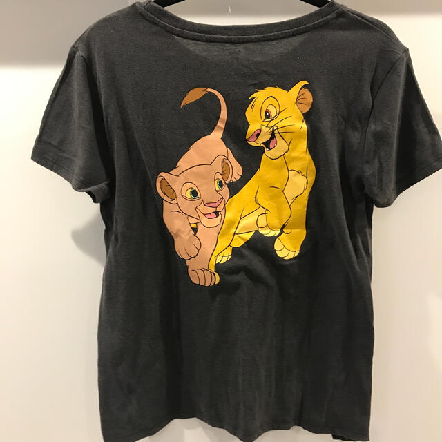 Disney(ディズニー)の【新品未使用】シンバ  ナラ   Tシャツ レディースのトップス(Tシャツ(半袖/袖なし))の商品写真