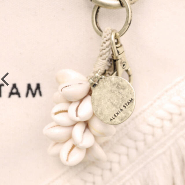 ALEXIA STAM(アリシアスタン)のalexiastam  Shell Keychain レディースのファッション小物(キーホルダー)の商品写真