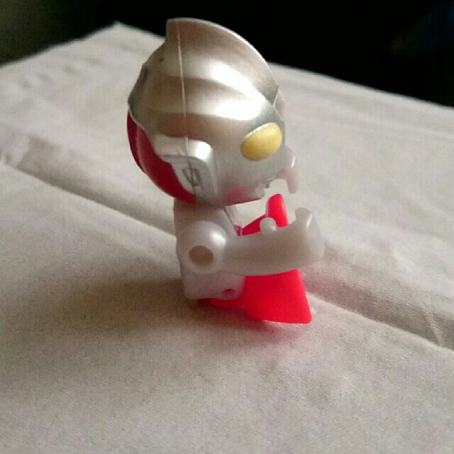 びっくらたまご ウルトラマン  ティガ フィギュア エンタメ/ホビーのおもちゃ/ぬいぐるみ(キャラクターグッズ)の商品写真