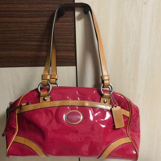 コーチ(COACH)のコーチ　エナメルバック　シグネチャCロゴプリント(ハンドバッグ)