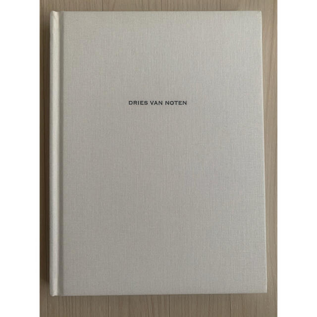 DRIES VAN NOTEN(ドリスヴァンノッテン)のDRIES VAN NOTEN collectionbook エンタメ/ホビーの本(ファッション/美容)の商品写真