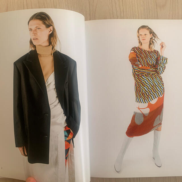 DRIES VAN NOTEN(ドリスヴァンノッテン)のDRIES VAN NOTEN collectionbook エンタメ/ホビーの本(ファッション/美容)の商品写真