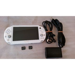 ソニー(SONY)のPSVita　PCH-2000 ホワイト　[外箱・説明書なし　SDカード付き](携帯用ゲーム機本体)