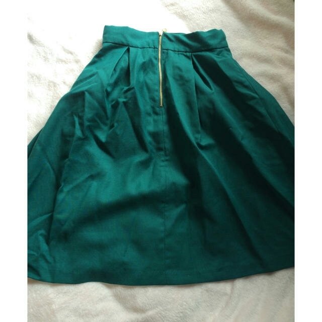 Techichi(テチチ)のtechichiフレアスカートグリーン レディースのスカート(ひざ丈スカート)の商品写真