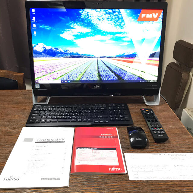 デスクトップ型PC送料込定価20万円以上‼️テレビ録画も可能❗️ESPRIMO FH77/XD‼️