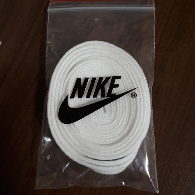 NIKE(ナイキ)のNIKE　靴紐 レディースの靴/シューズ(スニーカー)の商品写真