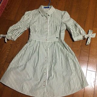 BURBERRY(ワンピース ・ グリーン・カーキ/緑色系)のフリマ BURBERRY(ワンピース ・ グリーン・カーキ/緑色系)のフリマ