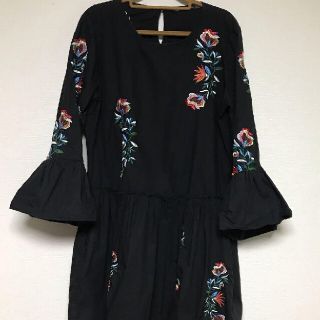 ザラ(ZARA)のお値下げ♡ZARA ザラ ミニワンピース 黒 花柄 (ミニワンピース)