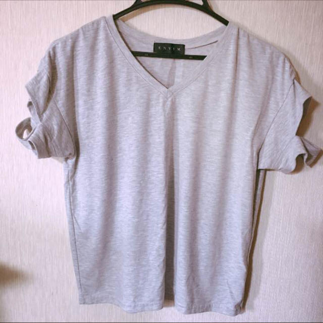 ENVYM(アンビー)のENVYM スリーブオープン Tシャツ レディースのトップス(Tシャツ(半袖/袖なし))の商品写真