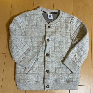 プチバトー(PETIT BATEAU)のプチバトー  チュビックキルティング  カーディガン  グレー　18M 81㎝(ジャケット/コート)