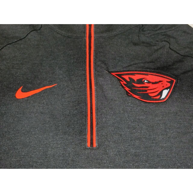 NIKE(ナイキ)のレア Nike製DriFit USカレッジ【OREGON ST】JKT US L スポーツ/アウトドアのスポーツ/アウトドア その他(アメリカンフットボール)の商品写真