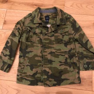 ギャップキッズ(GAP Kids)のGAP kids カモフラジャケット　迷彩　　size 100(ジャケット/上着)