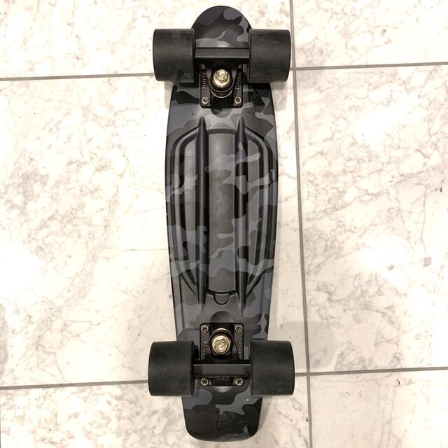 安い ペニー 22インチ ブラックナイトカモ スケートボード