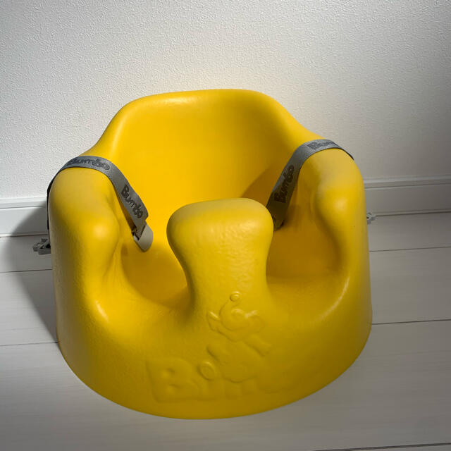 Bumbo(バンボ)のバンボ　黄色 キッズ/ベビー/マタニティの寝具/家具(収納/チェスト)の商品写真