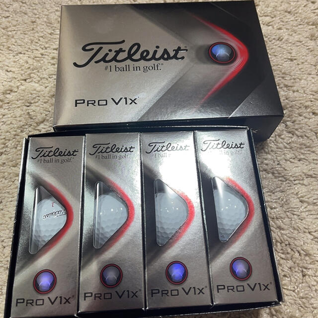 Titleist(タイトリスト)の新品 未使用 2021年モデルタイトリスト ProV1x ゴルフボール1ダース スポーツ/アウトドアのゴルフ(その他)の商品写真