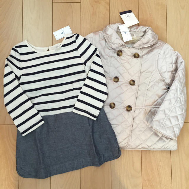 babyGAP(ベビーギャップ)のまいめろ♡様  ＊ 専用  ２点 キッズ/ベビー/マタニティのキッズ服女の子用(90cm~)(コート)の商品写真